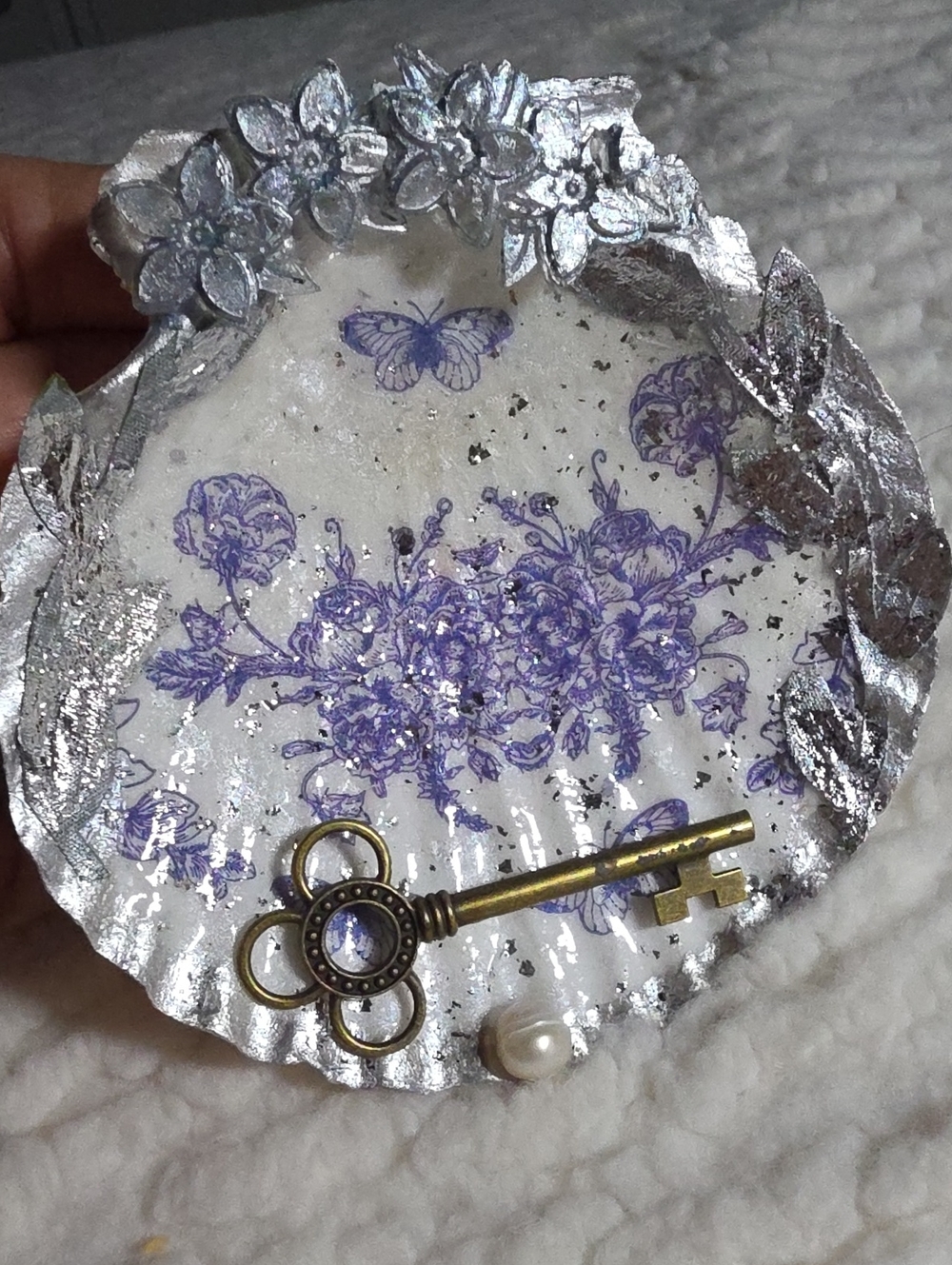 Shimmering White Shell Accent -English Coastal Home Decor blue, plus key
